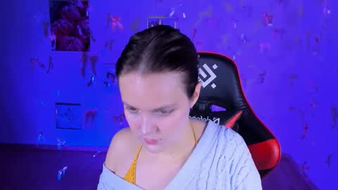 Snapshot of madeline_doll chatting on 21, 11, 2025 Madeline online show from 21, 11, 2025