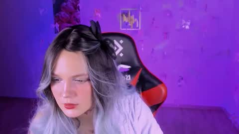 Snapshot of madeline_doll chatting on 25, 11, 2025 Madeline online show from 25, 11, 2025