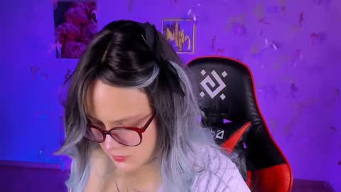 Snapshot of madeline_doll chatting on 28, 11, 2025 Madeline online show from 28, 11, 2025