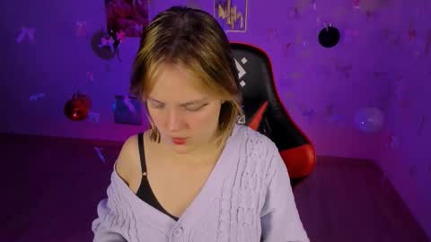 Snapshot of madeline_doll chatting on 18, 12, 2025 Madeline online show from 18, 12, 2025