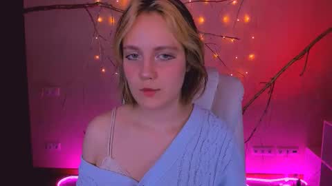 Snapshot of madeline_doll chatting on 24, 2, 2026 Madeline online show from 24, 2, 2026