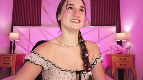 Snapshot of madeline_sweet_ chatting on 21, 2, 2026 Madeline online show from 21, 2, 2026