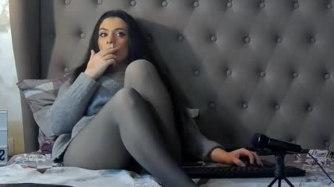 Snapshot of madelynvelure chatting on 19, 11, 2025 madelynvelure online show from 19, 11, 2025