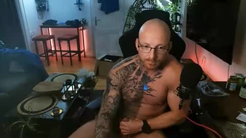 Snapshot of madhead95 chatting on 18, 10, 2025 madhead95 online show from 18, 10, 2025