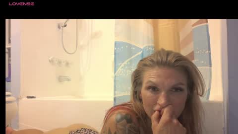Madie Ray online show from 31, 7, 2026