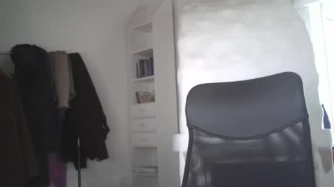 madio1187940 online show from 23, 9, 2025