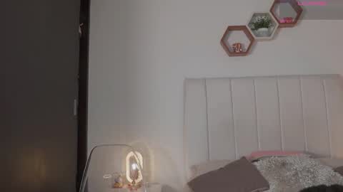 Valentina   1030   530  -  online show from 9, 4, 2026