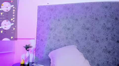 Snapshot of madison_roux chatting on 22, 2, 2025 Madison Roux online show from 22, 2, 2025