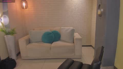 Maddi Collins online show from 21, 10, 2025