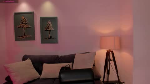 Maddi Collins online show from 9, 11, 2025