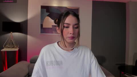 Maddi Collins online show from 14, 12, 2025