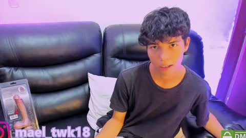Snapshot of mael_twink chatting on 4, 4, 2026 Mael online show from 4, 4, 2026