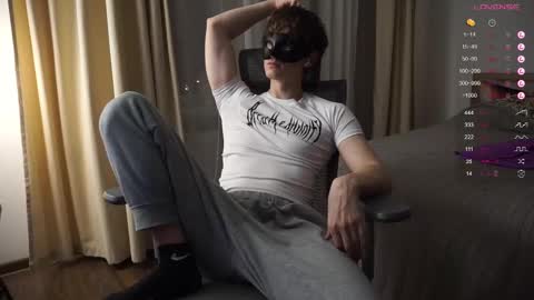 Mike XMaestro 3369 online show from 27, 2, 2025