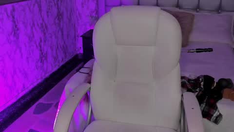 Mae online show from 4, 3, 2025