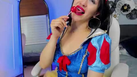 Maria Fernanda online show from 30, 10, 2025