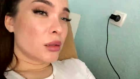 Snapshot of magggg658318 chatting on 16, 6, 2026 magggg658318 online show from 16, 6, 2026