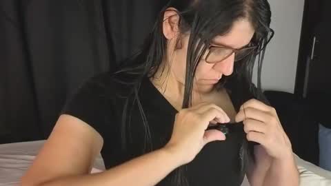   online show from 21, 4, 2026