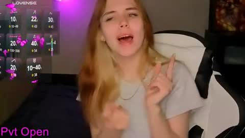 Snapshot of magic_bella chatting on 24, 6, 2026 Bella online show from 24, 6, 2026