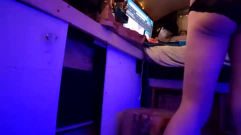 Snapshot of magic_bus_adventures chatting on 25, 1, 2025 Gaia Love online show from 25, 1, 2025