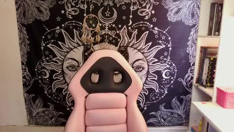 Claire online show from 11, 4, 2026