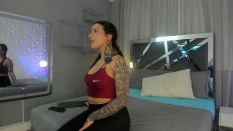 Snapshot of magic_marg chatting on 12, 10, 2025 Marge online show from 12, 10, 2025