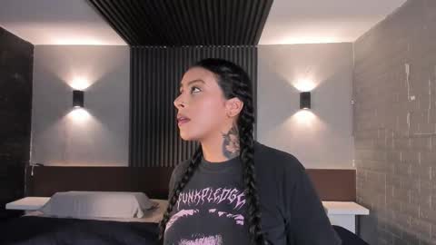 Snapshot of magic_marg chatting on 13, 10, 2025 Marge online show from 13, 10, 2025