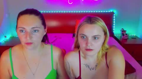 Lili and Bella online show from 13, 12, 2024