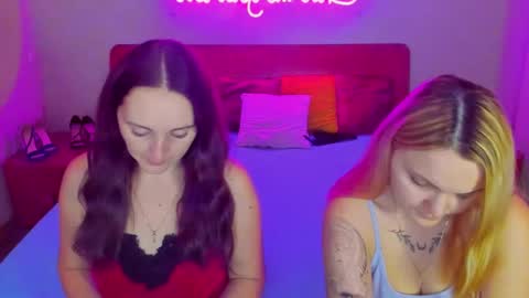 Lili and Bella online show from 10, 1, 2025