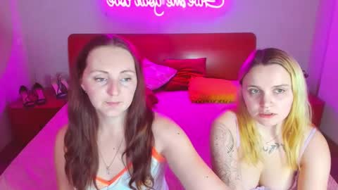 Lili and Bella online show from 16, 2, 2025