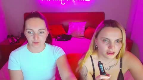 Lili and Bella online show from 27, 2, 2025