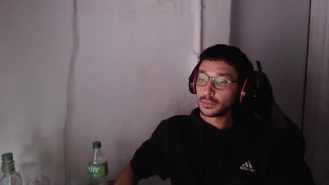 Snapshot of magicjawn chatting on 30, 11, 2025 magicjawn online show from 30, 11, 2025