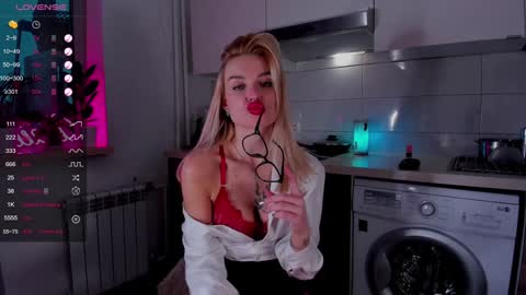 Snapshot of magiclovexo chatting on 24, 1, 2025 MagicLove online show from 24, 1, 2025