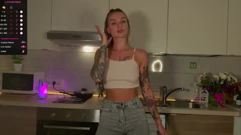 Snapshot of magiclovexo chatting on 8, 9, 2025 MagicLove online show from 8, 9, 2025