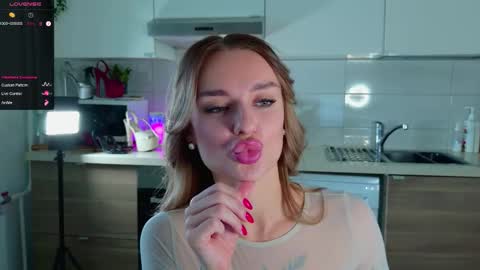 Snapshot of magiclovexo chatting on 7, 10, 2025 MagicLove online show from 7, 10, 2025