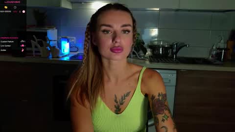 Snapshot of magiclovexo chatting on 21, 10, 2025 MagicLove online show from 21, 10, 2025