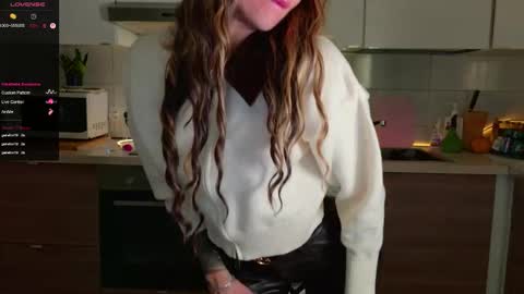 Snapshot of magiclovexo chatting on 26, 10, 2025 MagicLove online show from 26, 10, 2025