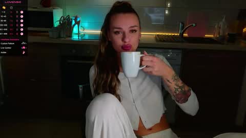 Snapshot of magiclovexo chatting on 31, 10, 2025 MagicLove online show from 31, 10, 2025