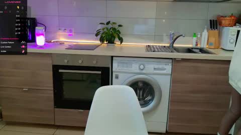 Snapshot of magiclovexo chatting on 11, 11, 2025 MagicLove online show from 11, 11, 2025