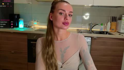 Snapshot of magiclovexo chatting on 26, 11, 2025 MagicLove online show from 26, 11, 2025