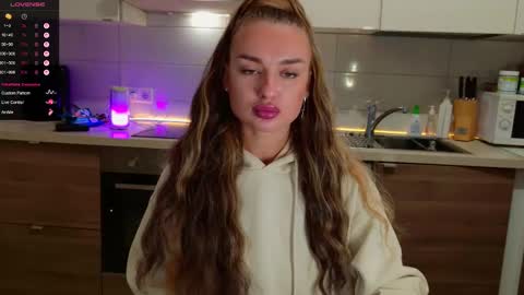 Snapshot of magiclovexo chatting on 27, 11, 2025 MagicLove online show from 27, 11, 2025