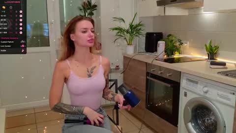 Snapshot of magiclovexo chatting on 16, 12, 2025 MagicLove online show from 16, 12, 2025