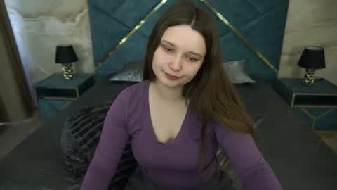 Snapshot of magicpeachhs chatting on 22, 7, 2026 Emily online show from 22, 7, 2026