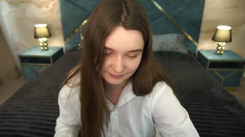 Snapshot of magicpeachhs chatting on 24, 7, 2026 Emily online show from 24, 7, 2026