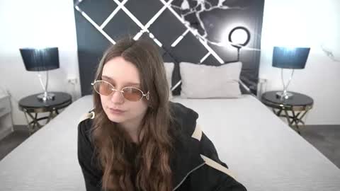 Snapshot of magicpeachhs chatting on 29, 7, 2026 Emily online show from 29, 7, 2026
