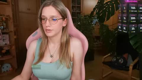 Snapshot of magicstylex chatting on 11, 9, 2025 Nicole online show from 11, 9, 2025