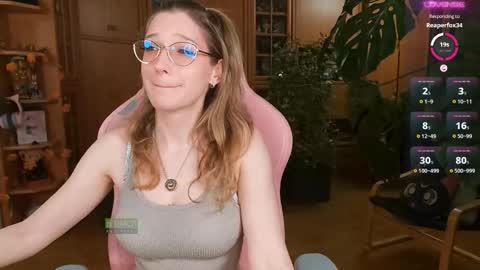 Snapshot of magicstylex chatting on 18, 10, 2025 Nicole online show from 18, 10, 2025