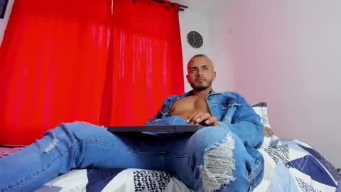 Snapshot of magnusclark chatting on 5, 11, 2025 Magnusclark online show from 5, 11, 2025