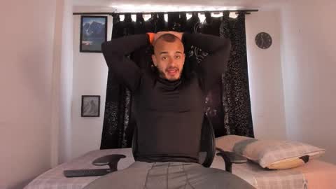 Snapshot of magnusclark chatting on 25, 11, 2025 Magnusclark online show from 25, 11, 2025