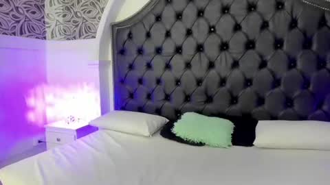 mahia_soto online show from 4, 7, 2026