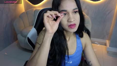 Snapshot of maia_tx chatting on 24, 10, 2025 Online 800 to 1400 online show from 24, 10, 2025